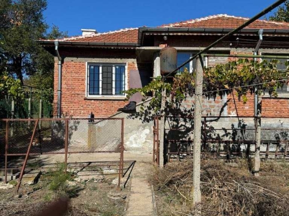 Къща в с. Златна ливада, Област Стара Загора - 80 кв.м за 383 €/кв.м - Снимка #1