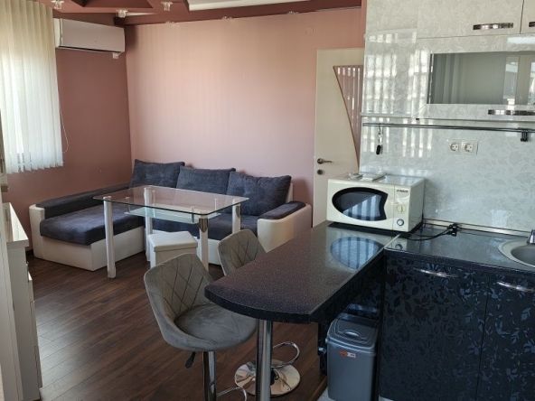 Дава се под наем Двустаен апартамент в Благоевград, Освобождение - 55 кв.м за 94759.53 € - Снимка #1