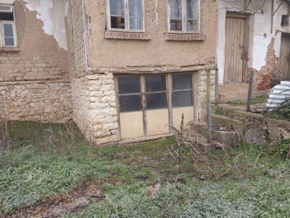 Къща в с. Гривица, Област Плевен - 70 кв.м за 474 €/кв.м - Снимка #1