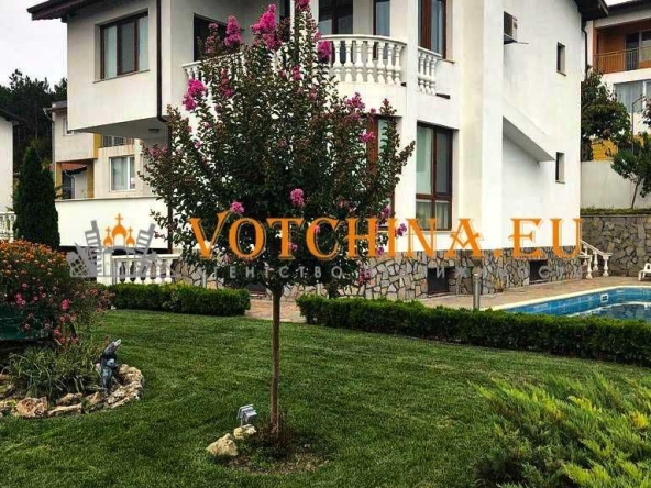 Къща в с. Оброчище, Област Добрич - 250 кв.м за 1400 €/кв.м - Снимка #1