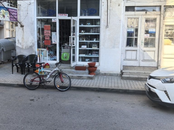 Дава се под наем Магазин в Свиленград - 70 кв.м за 298.86 € - Снимка #1