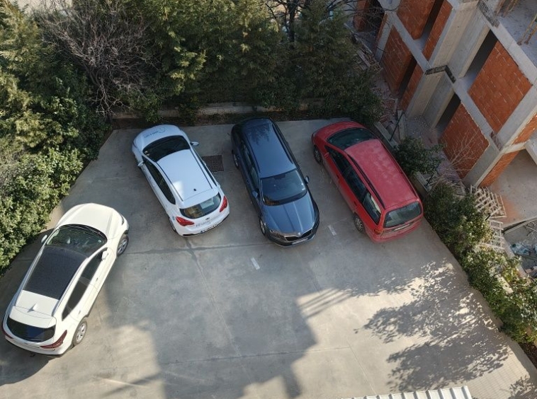 Дава се под наем Гараж / Паркомясто в Благоевград, Освобождение - 12 кв.м за 9974.58 € - Снимка #1