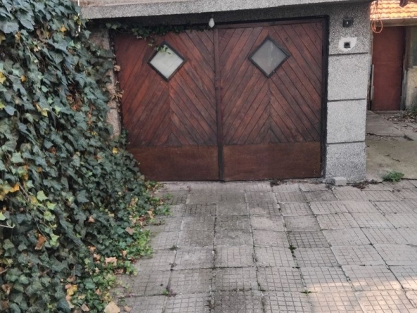 Дава се под наем Гараж / Паркомясто в Плевен, Мара Денчева - 24 кв.м за 51 € - Снимка #1