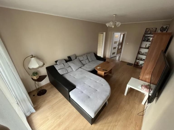 Дава се под наем Тристаен апартамент в София, Младост 1 - 77 кв.м за 815.49 € - Снимка #1