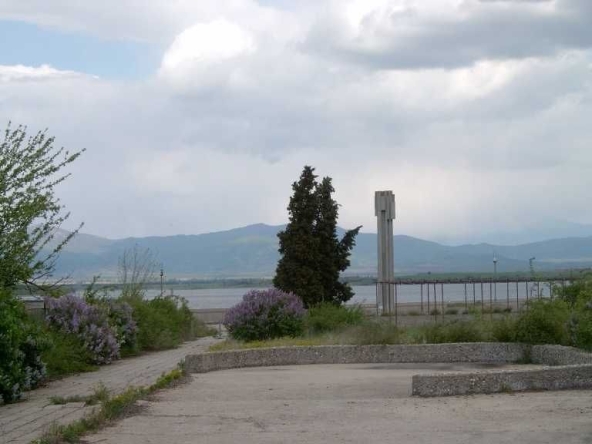 Хотел в с. Любен, Област Пловдив - 7437 кв.м за 16 €/кв.м - Снимка #1