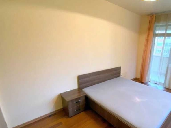 Дава се под наем Тристаен апартамент в Пловдив, Коматево - 90 кв.м за 341.7 € - Снимка #1