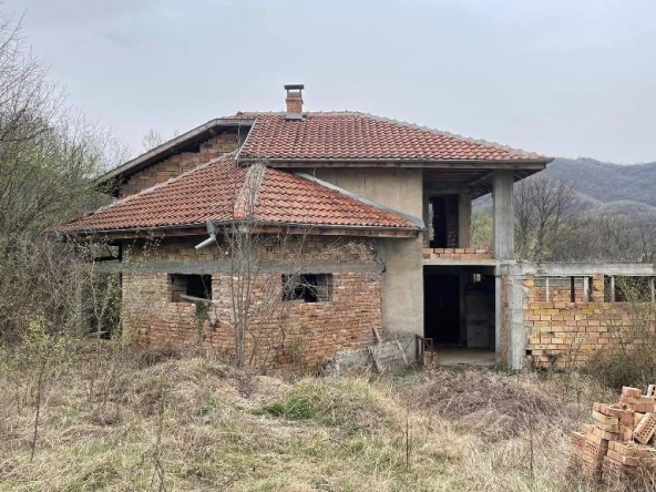 Къща в Варна, Базар Левски - 240 кв.м за 278 €/кв.м - Снимка #1