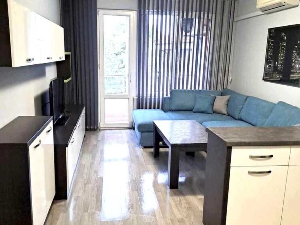 Дава се под наем Двустаен апартамент в Пловдив, Център - 70 кв.м за 500 € - Снимка #1