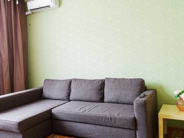 Дава се под наем Двустаен апартамент в Пловдив, Център - 46 кв.м за 173.4 € - Снимка #1