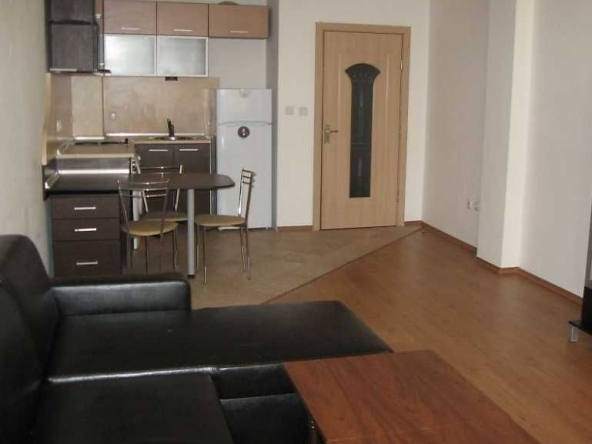 Дава се под наем Двустаен апартамент в Бургас, Възраждане - 77 кв.м за 153 € - Снимка #1