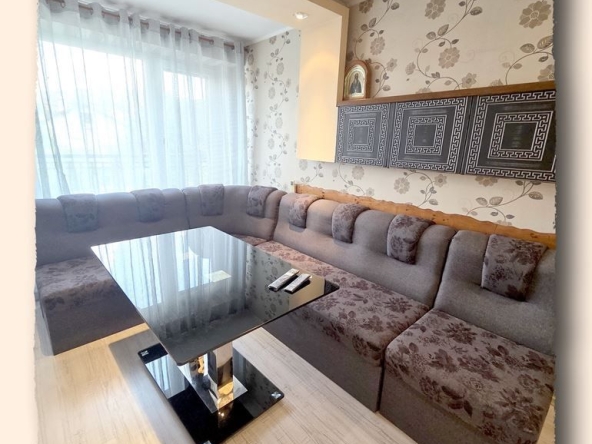 Дава се под наем Двустаен апартамент в Перник, Център - 65 кв.м за 360 € - Снимка #1