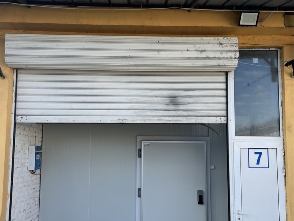 Дава се под наем Склад в Бургас, Пристанище Бургас - 36 кв.м за 498.27 € - Снимка #1