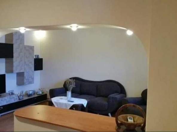 Дава се под наем Тристаен апартамент в Пловдив, Съдийски - 89 кв.м за 397.8 € - Снимка #1