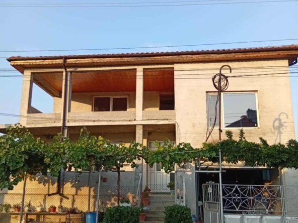 Къща в Тутракан - 145 кв.м за 1284 €/кв.м - Снимка #1