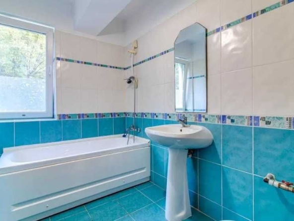 Дава се под наем Едностаен апартамент в Пловдив, Тракия - 40 кв.м за 153 € - Снимка #1