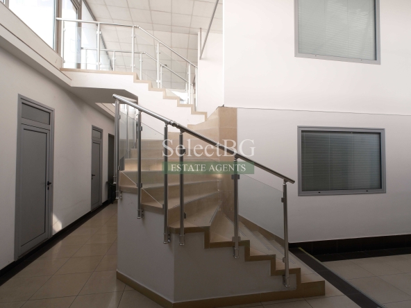 Офис в Велико Търново, Център - 194 кв.м за 526 €/кв.м - Снимка #1