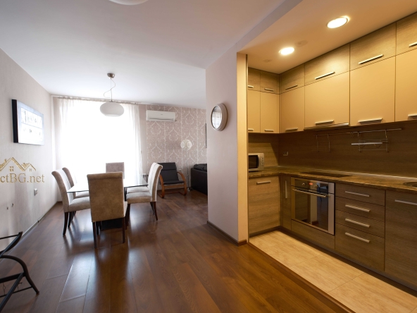 Тристаен апартамент в Велико Търново, Център - 98 кв.м за 1088 €/кв.м - Снимка #1