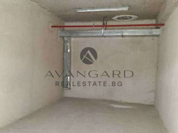 Гараж / Паркомясто в Пловдив, Тракия - 18 кв.м за 1500 €/кв.м - Снимка #1