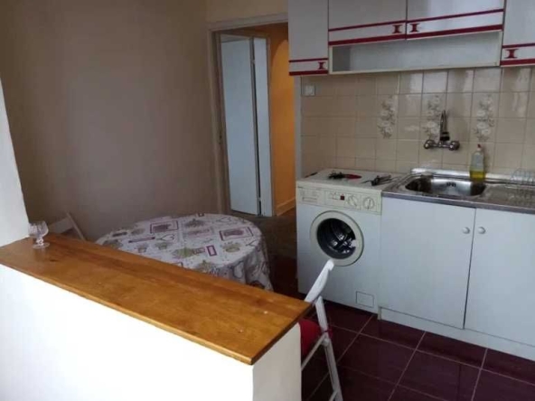 Дава се под наем Двустаен апартамент в София, Надежда 4 - 60 кв.м за 323.85 € - Снимка #1