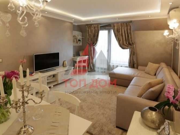 Дава се под наем Двустаен апартамент в Варна, Център - 65 кв.м за 1100 € - Снимка #1