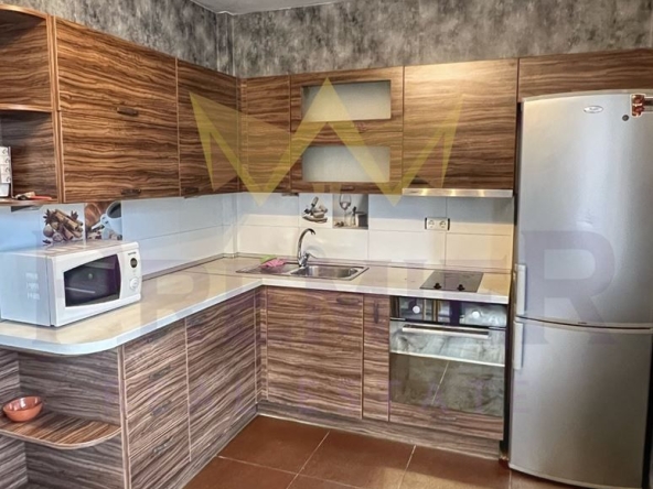 Дава се под наем Мезонет в Варна, Колхозен пазар - 60 кв.м за 433.5 € - Снимка #1