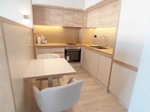 Дава се под наем Едностаен апартамент в София, Студентски град - 51 кв.м за 560.49 € - Снимка #1