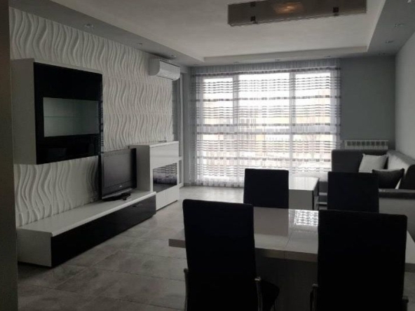 Дава се под наем Двустаен апартамент в София, Овча купел - 76 кв.м за 418.2 € - Снимка #1