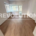 Дава се под наем Тристаен апартамент в Варна, Гръцка махала - 120 кв.м за 1097.01 € - Снимка #1