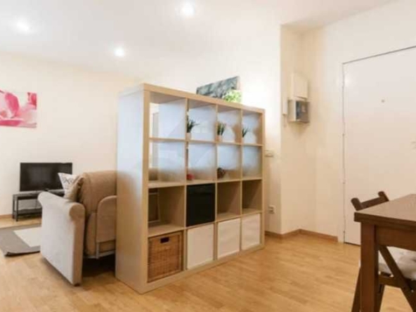 Дава се под наем Тристаен апартамент в Пловдив, Беломорски - 100 кв.м за 328.95 € - Снимка #1