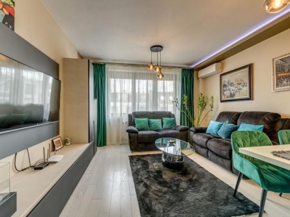 Дава се под наем Тристаен апартамент в София, Зона Б-5 - 90 кв.м за 1200 € - Снимка #1