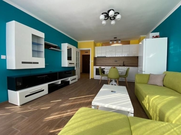 Дава се под наем Тристаен апартамент в Пловдив, Съдийски - 80 кв.м за 505 € - Снимка #1