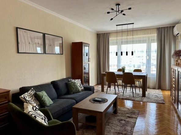 Дава се под наем Тристаен апартамент в Пловдив, Кючук Париж - 90 кв.м за 500 € - Снимка #1