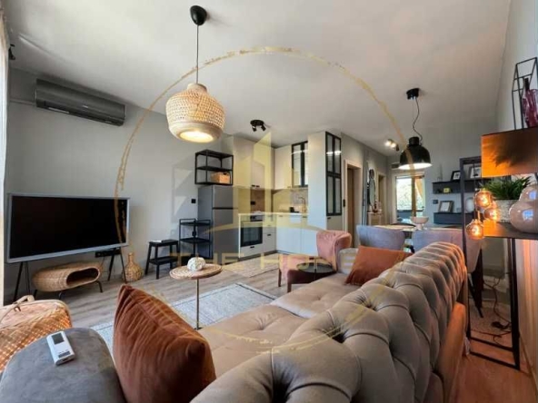 Дава се под наем Двустаен апартамент в Варна, Цветен квартал - 70 кв.м за 550 € - Снимка #1