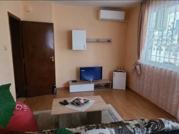 Дава се под наем Тристаен апартамент в Несебър - 85 кв.м за 650 € - Снимка #1