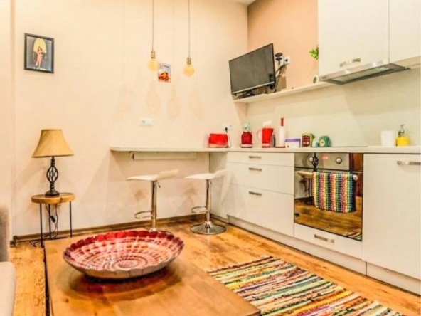 Тристаен апартамент в София, Център - 70 кв.м за 2077 €/кв.м - Снимка #1