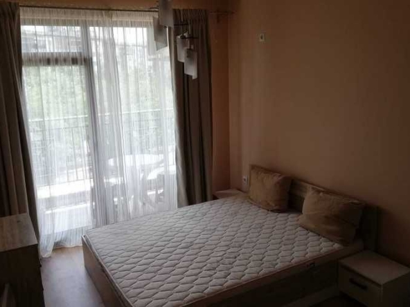 Дава се под наем Двустаен апартамент в Бургас, Изгрев - 56 кв.м за 255 € - Снимка #1