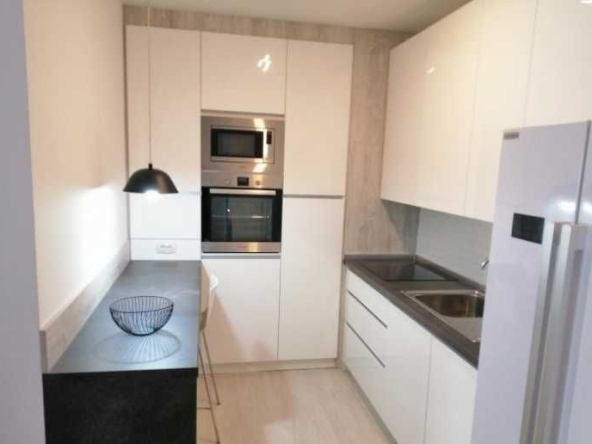 Дава се под наем Едностаен апартамент в Пловдив, Изгрев - 45 кв.м за 214.2 € - Снимка #1