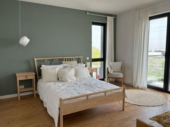 Дава се под наем Къща в София, Симеоново - 195 кв.м за 2593.35 € - Снимка #1