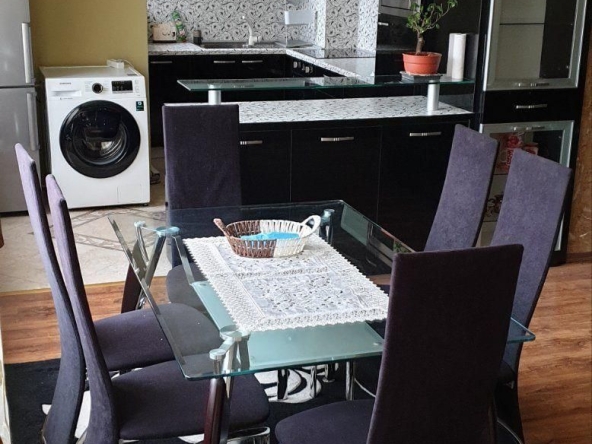 Дава се под наем Тристаен апартамент в Пловдив, Кършияка - 120 кв.м за 550 € - Снимка #1