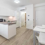 Дава се под наем Едностаен апартамент в Пловдив, Център - 22 кв.м за 137.7 € - Снимка #1