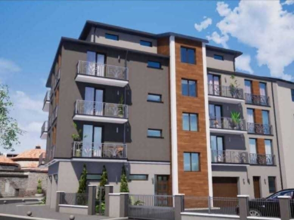 Тристаен апартамент в Свиленград - 104 кв.м за 12 €/кв.м - Снимка #1