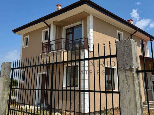 Къща в с. Брестник, Област Пловдив - 205 кв.м за 1400 €/кв.м - Снимка #1