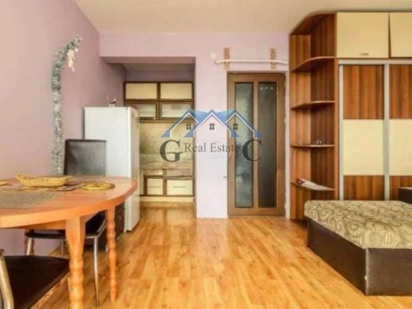 Дава се под наем Едностаен апартамент в Варна, Център - 35 кв.м за 280.5 € - Снимка #1