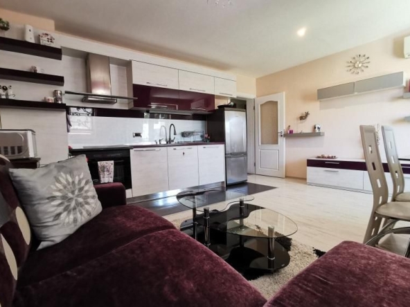 Дава се под наем Тристаен апартамент в Пловдив, Кършияка - 70 кв.м за 650 € - Снимка #1