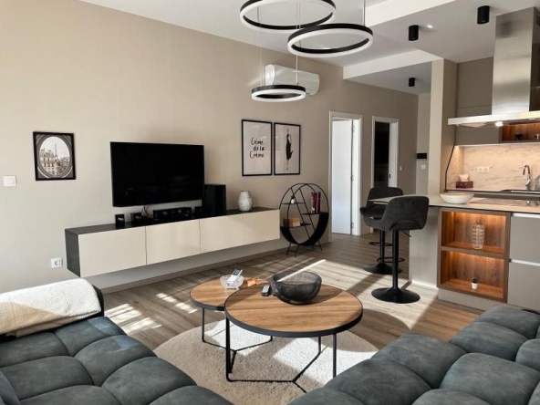 Дава се под наем Двустаен апартамент в Пловдив, Каменица 1 - 82 кв.м за 780 € - Снимка #1