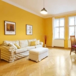 Дава се под наем Двустаен апартамент в Пловдив, Център - 60 кв.м за 255 € - Снимка #1