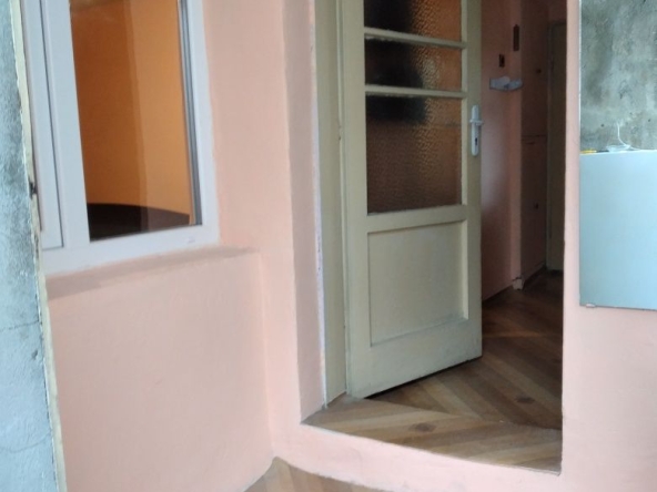 Дава се под наем Едностаен апартамент в Варна, Цветен квартал - 40 кв.м за 204 € - Снимка #1