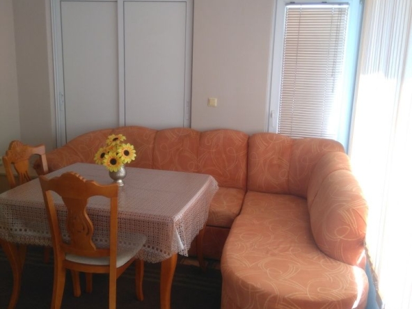 Дава се под наем Тристаен апартамент в Варна, Конфуто - 74 кв.м за 459 € - Снимка #1