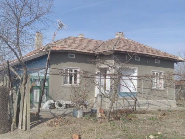 Къща в с. Косара, Област Силистра - 200 кв.м за 46 €/кв.м - Снимка #1