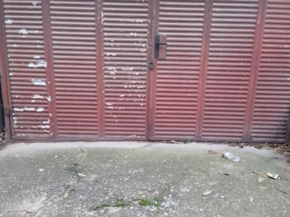 Гараж / Паркомясто в Свищов - 21 кв.м за 438 €/кв.м - Снимка #1